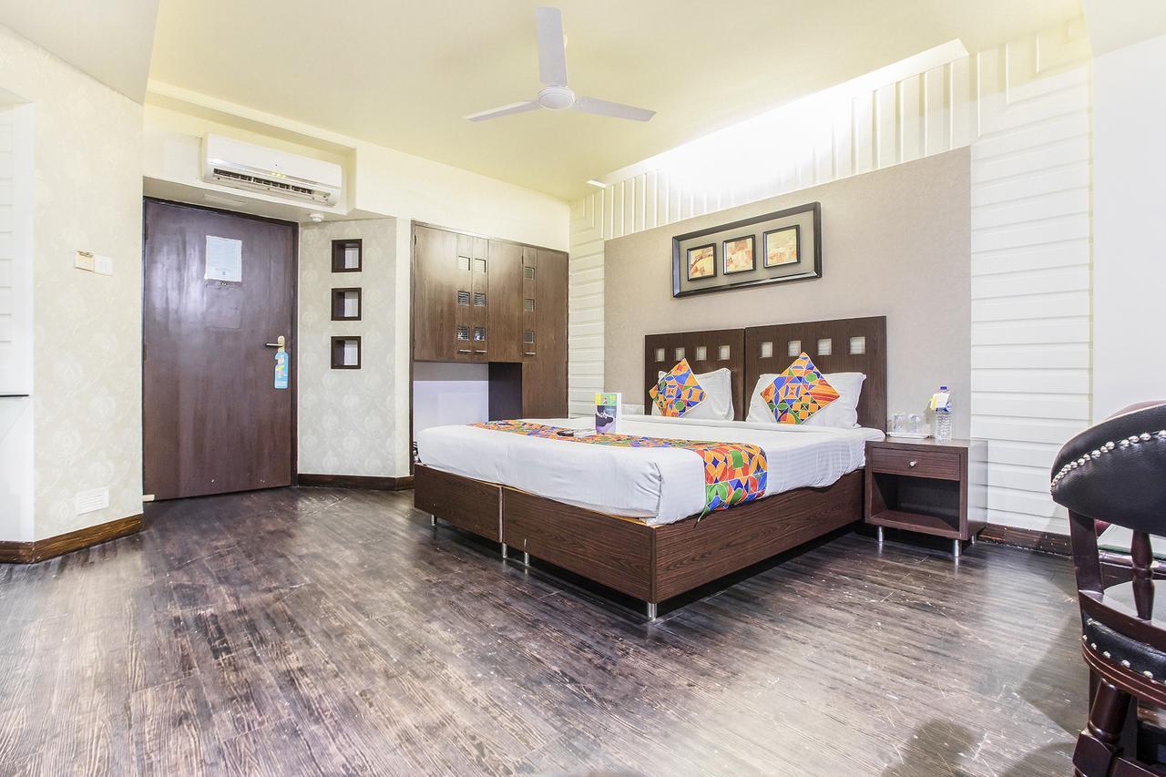 Fabhotel Savoy Suites Mumbai Airport Exteriör bild