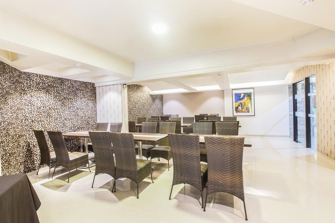 Fabhotel Savoy Suites Mumbai Airport Exteriör bild
